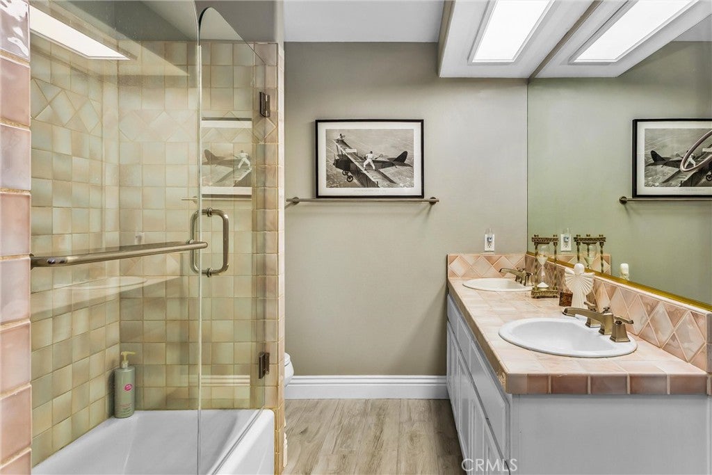 Redlands, California, 92373, United States, 5 Bedrooms Bedrooms, ,4 BathroomsBathrooms,Residential,For Sale,1992456