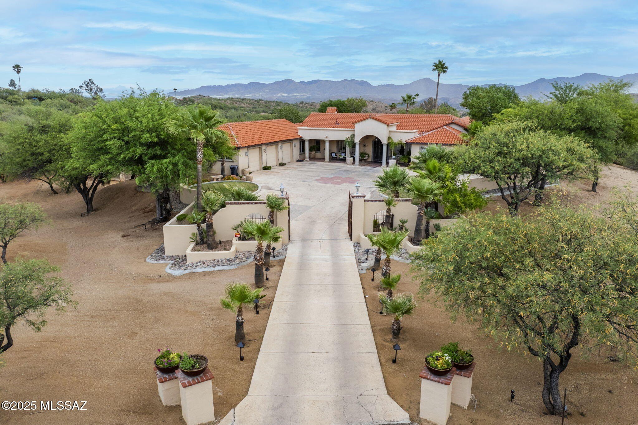 Nogales, Arizona, 85621, United States, 4 Bedrooms Bedrooms, ,7 BathroomsBathrooms,Residential,For Sale,1975895