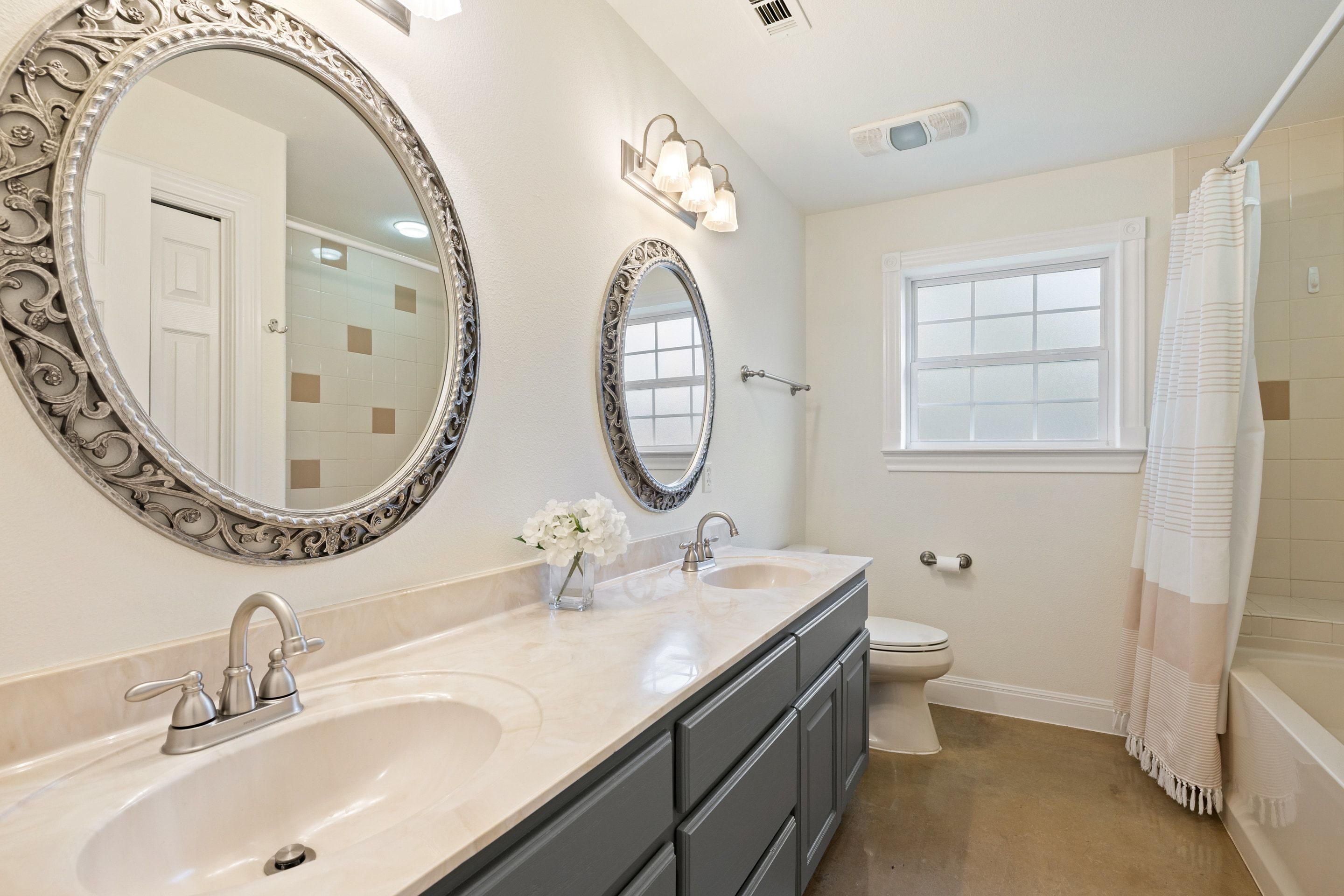  744 Bartlett Drive West - 物件實景