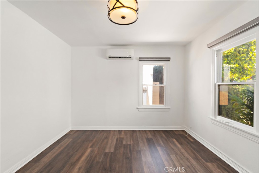 Los Angeles, California, 90019, United States, ,Residential,For Sale,2022270
