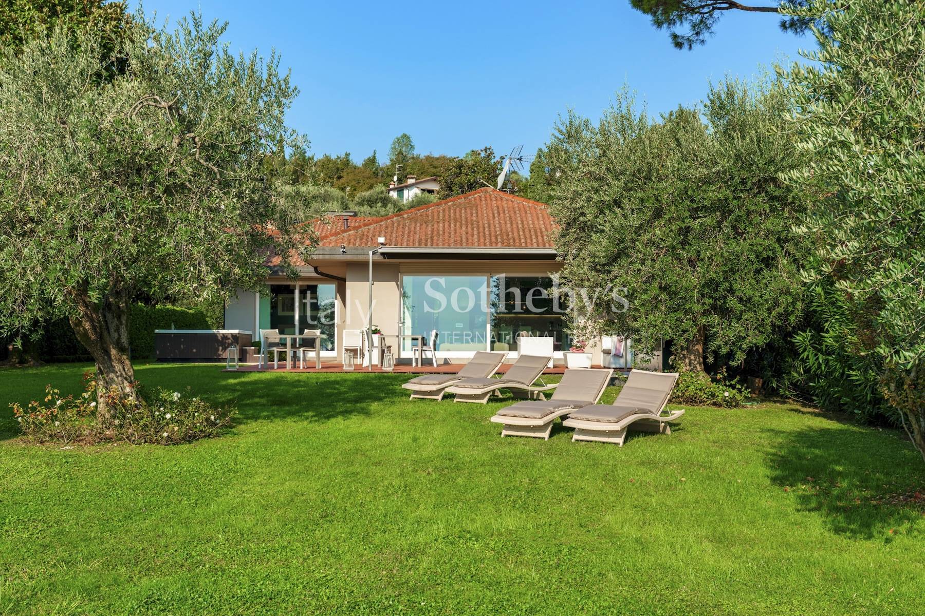  Exclusive modern waterfront villa with private dock - 物件實景