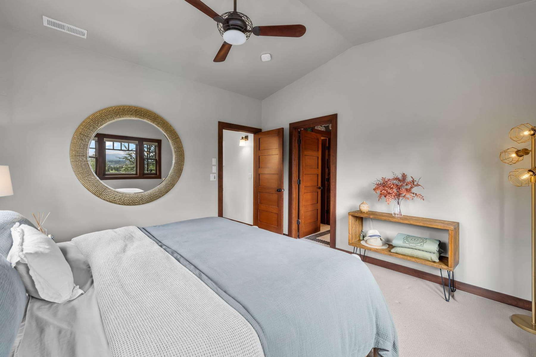  2216 NW 6th Street Bend, OR 97703 - 物件實景