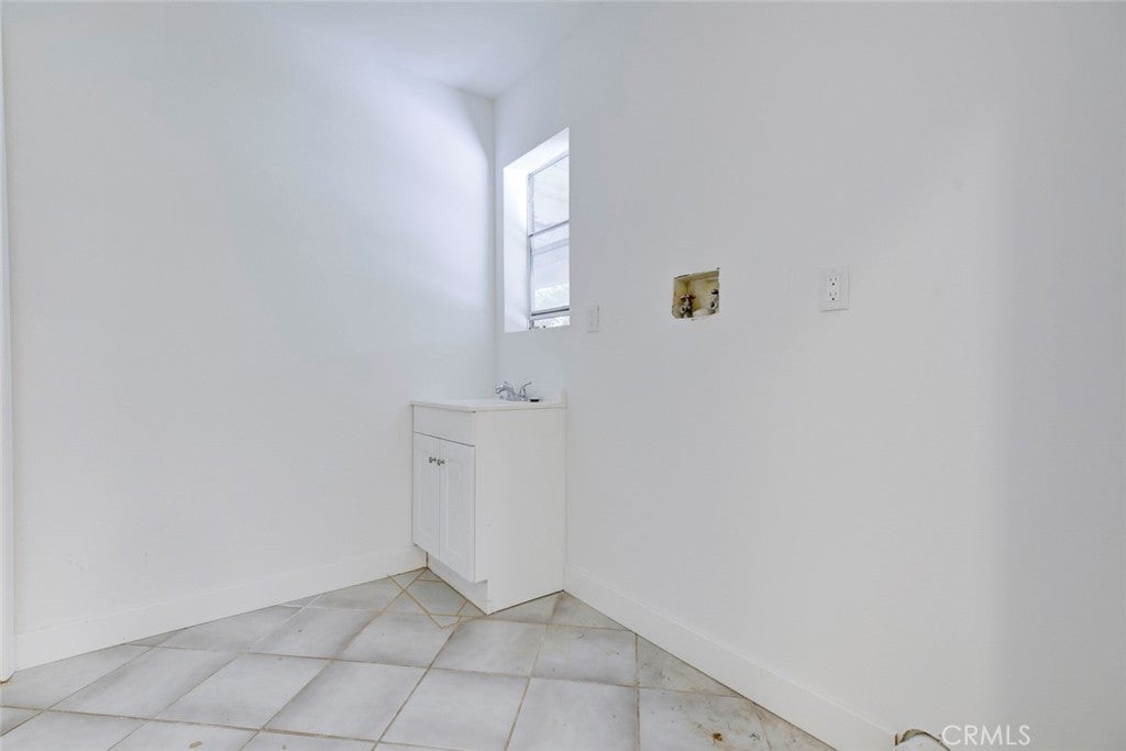 Chatsworth, California, 91311, United States, 3 Bedrooms Bedrooms, ,3 BathroomsBathrooms,Residential,For Sale,1998886