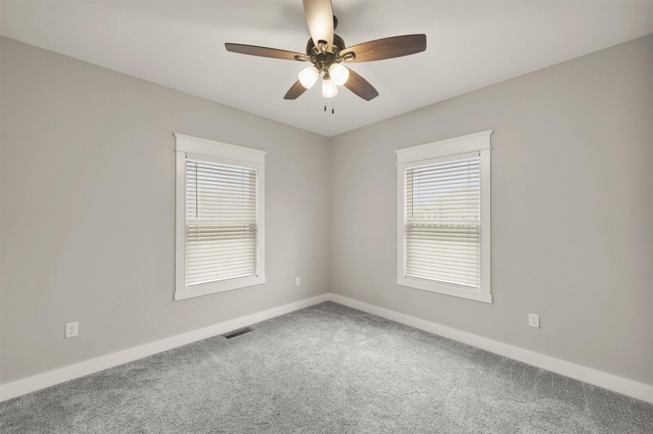 Smiths Grove, Kentucky, 42171, United States, 4 Bedrooms Bedrooms, ,3 BathroomsBathrooms,Residential,For Sale,1901805