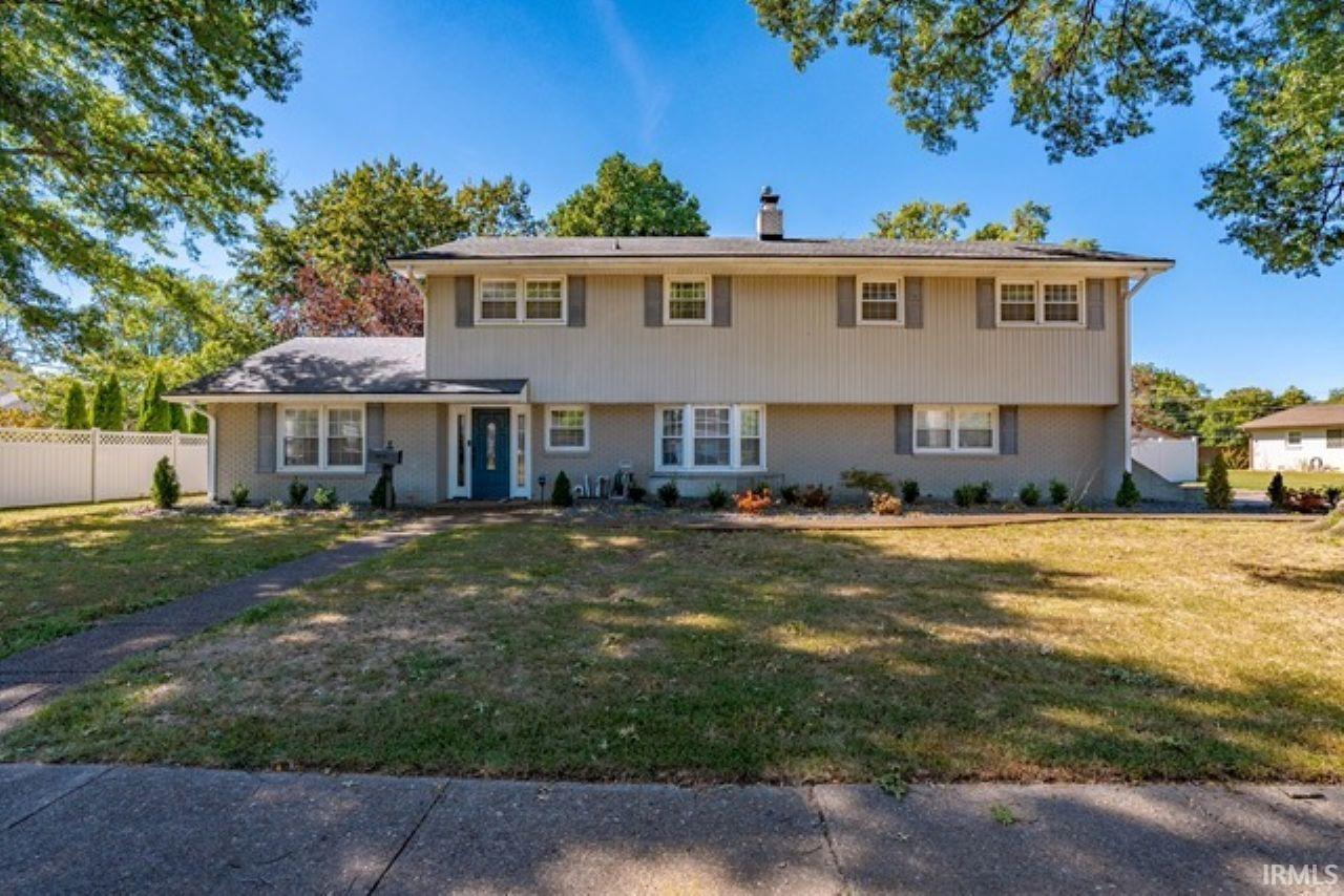 Trinity Dr, Evansville, IN 47714
