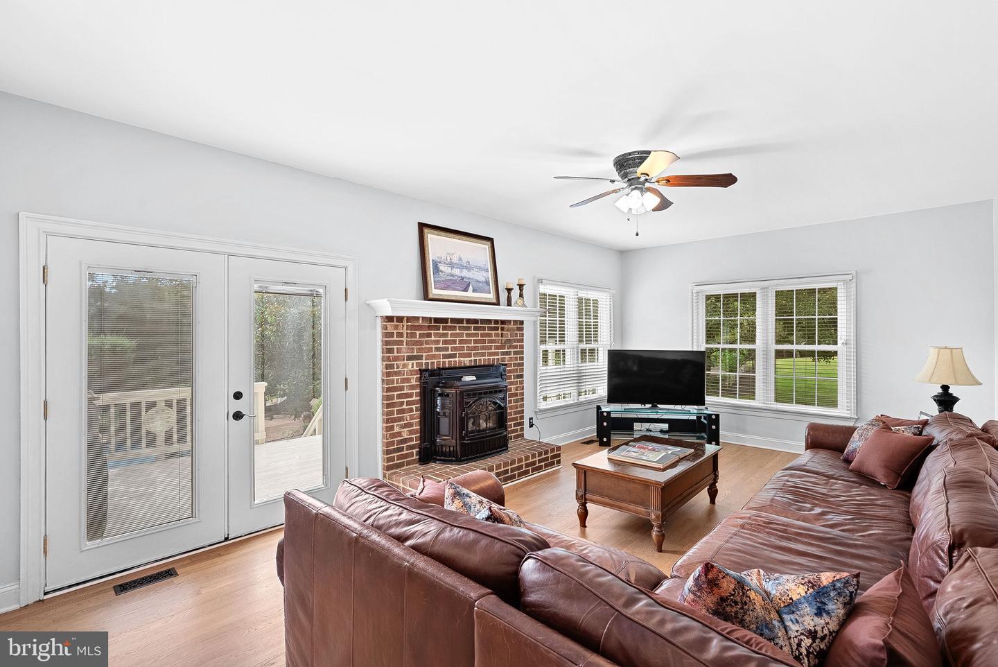 Waterford, Virginia, 20197, United States, 5 Bedrooms Bedrooms, ,4 BathroomsBathrooms,Residential,For Sale,1940957