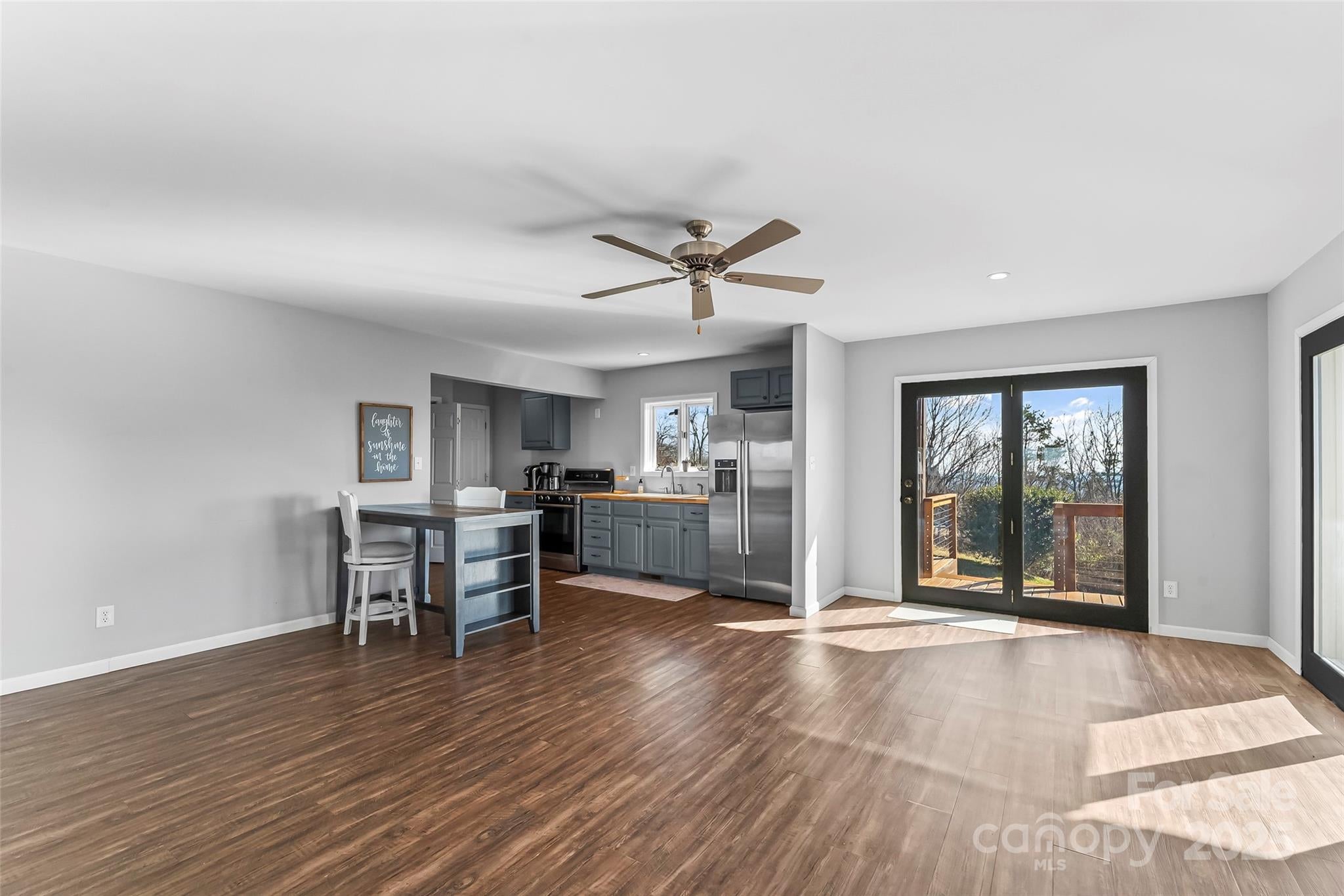 Valdese, North Carolina, 28690, United States, 3 Bedrooms Bedrooms, ,4 BathroomsBathrooms,Residential,For Sale,1722009