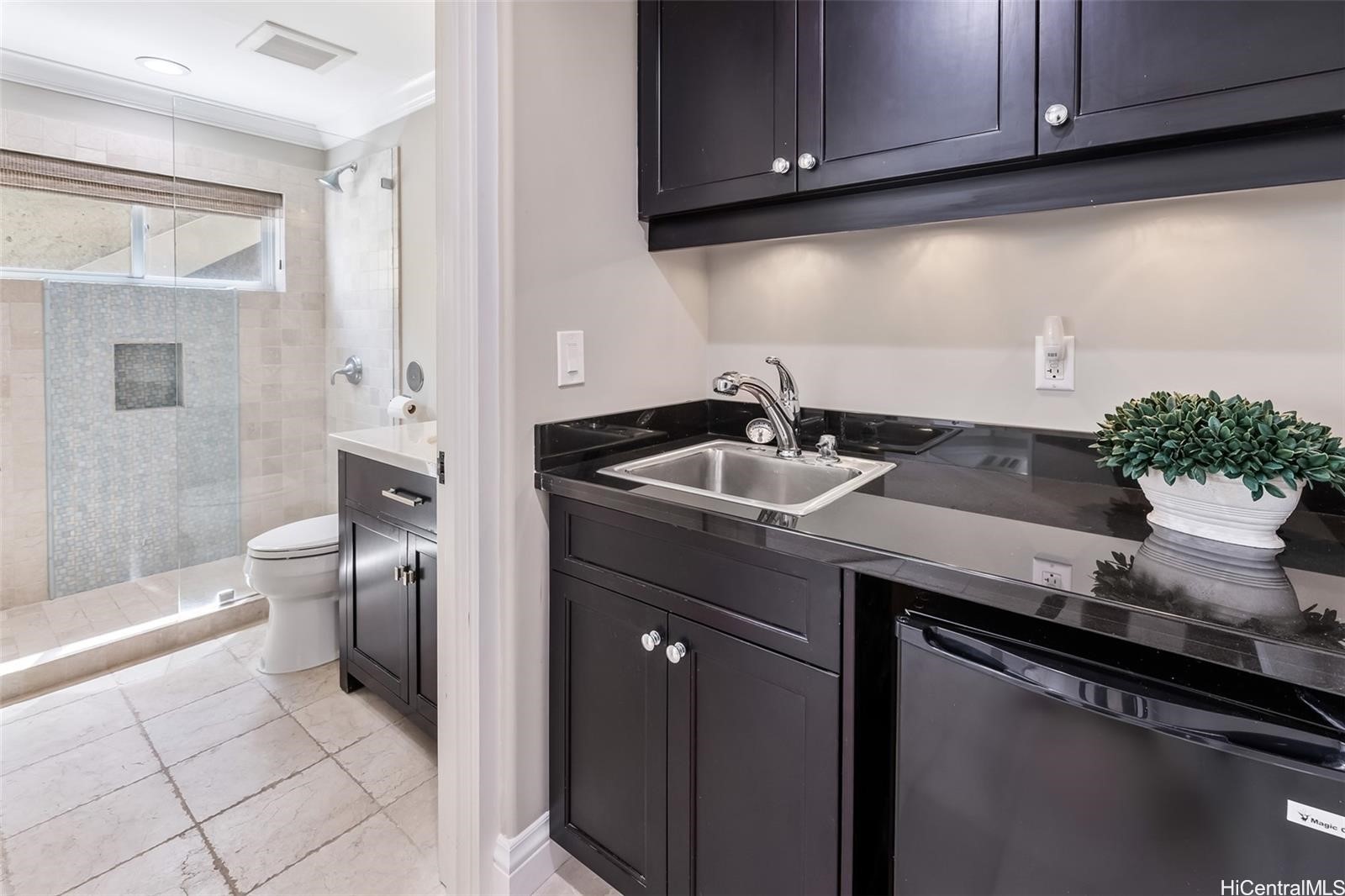 Honolulu, Hawaii, 96816, United States, 5 Bedrooms Bedrooms, ,6 BathroomsBathrooms,Residential,For Sale,1753214
