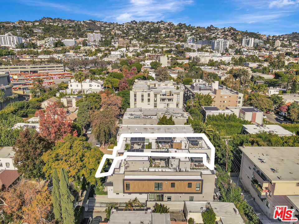 West Hollywood, California, 90069, United States, 3 Bedrooms Bedrooms, ,3 BathroomsBathrooms,Residential,For Sale,1999893