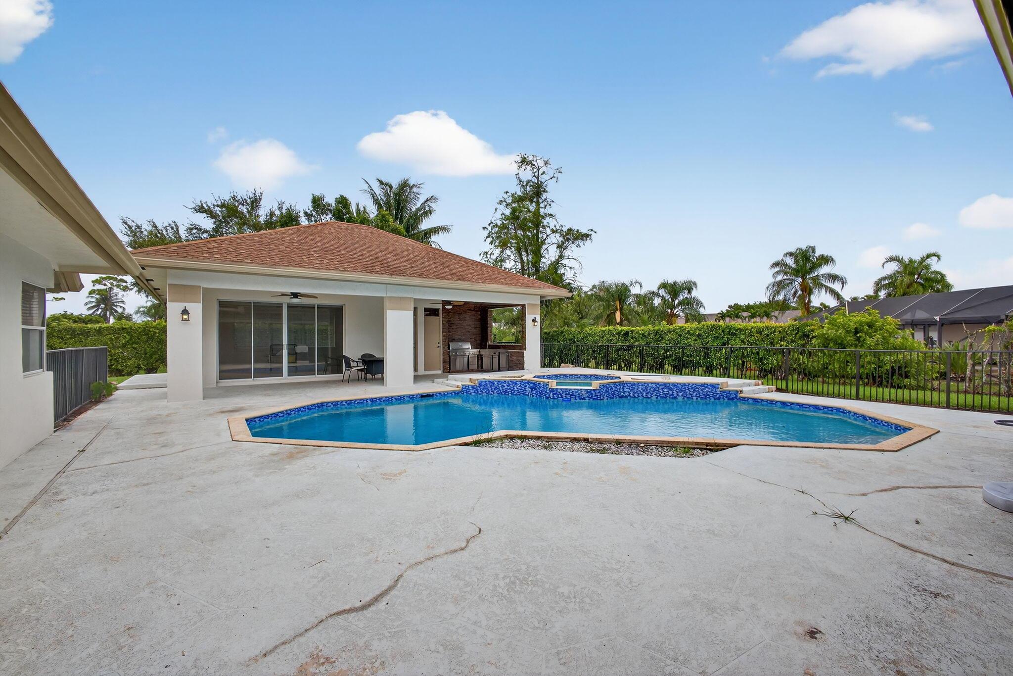 Wellington, Florida, 33414, United States, 5 Bedrooms Bedrooms, ,4 BathroomsBathrooms,Residential,For Sale,1978857