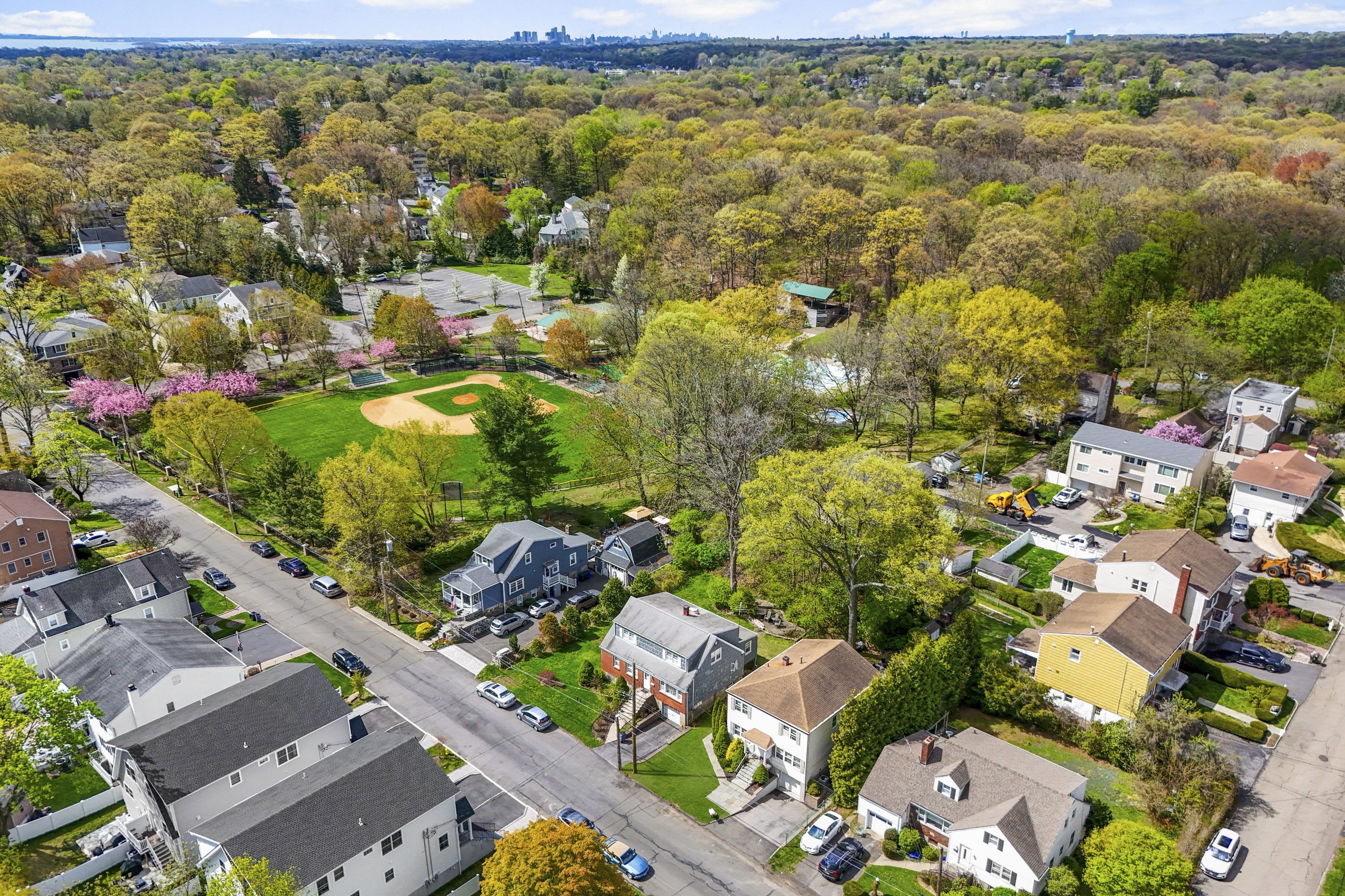 Lovely Harrison Two-Family Duplex - 物件實景