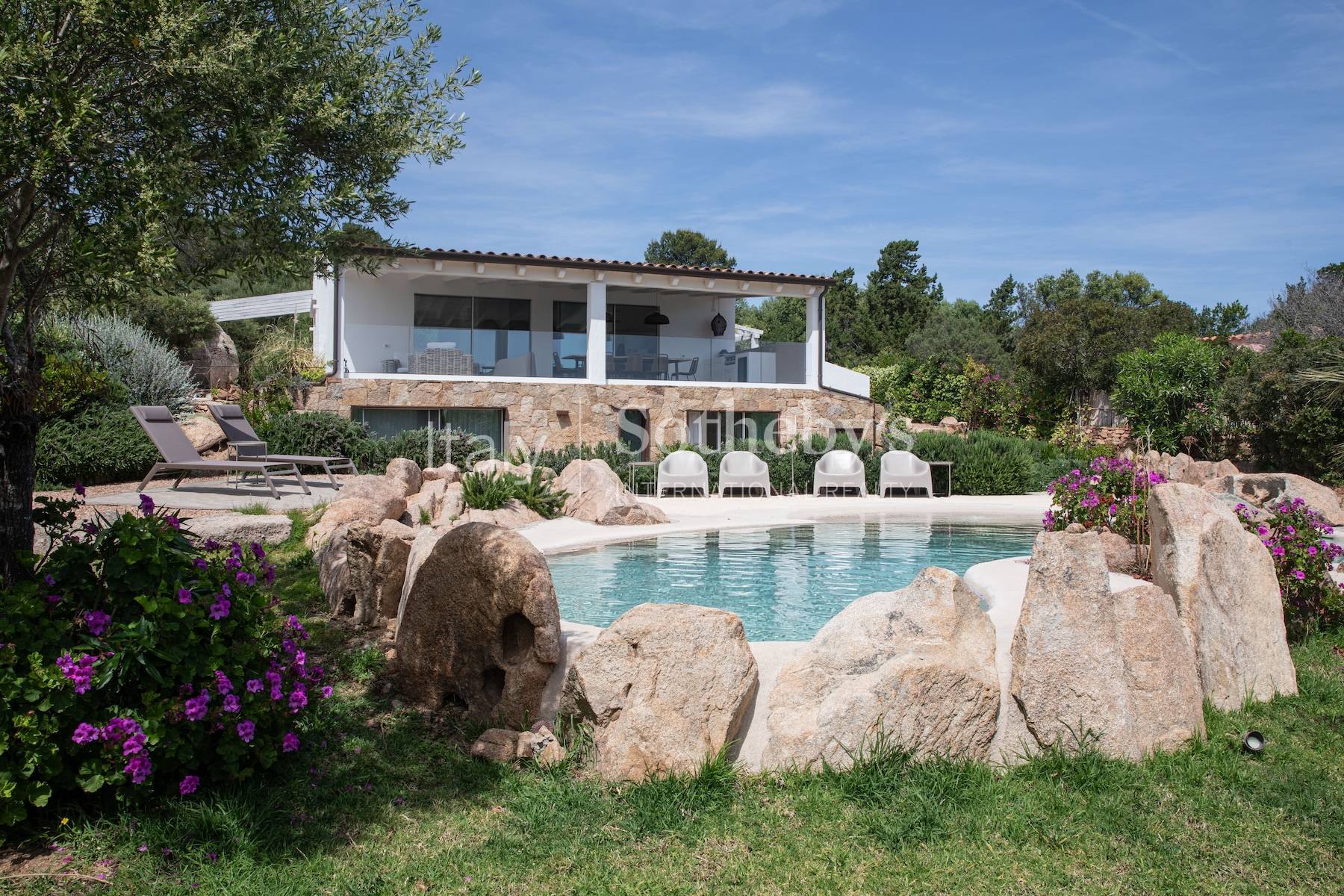  Modern beachfront villa with direct access to the sea and pool - 物件實景