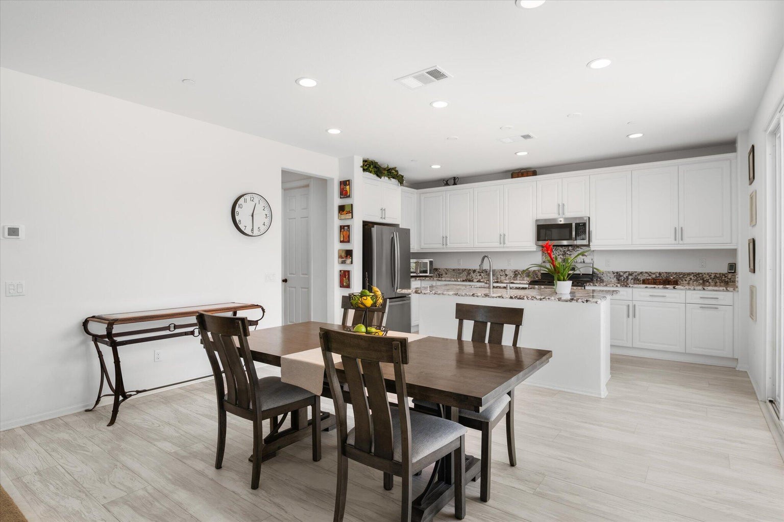 Lake Elsinore, California, 92530, United States, 3 Bedrooms Bedrooms, ,2 BathroomsBathrooms,Residential,For Sale,2007518