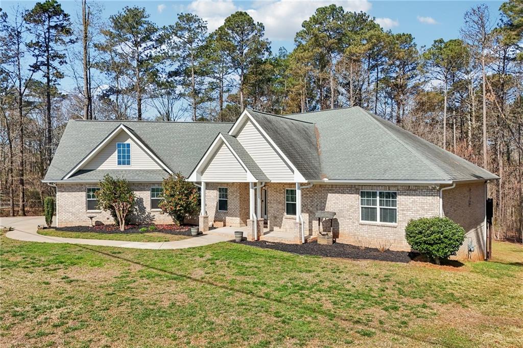 Cumming, Georgia, 30028, United States, 4 Bedrooms Bedrooms, ,3 BathroomsBathrooms,Residential,For Sale,2028381