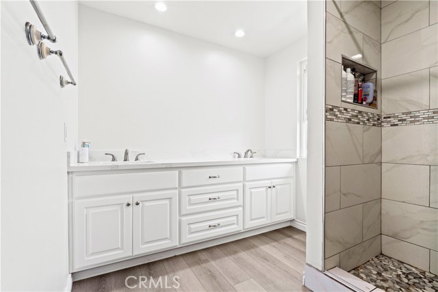 Lynwood, California, 90262, United States, 4 Bedrooms Bedrooms, ,2 BathroomsBathrooms,Residential,For Sale,1974139