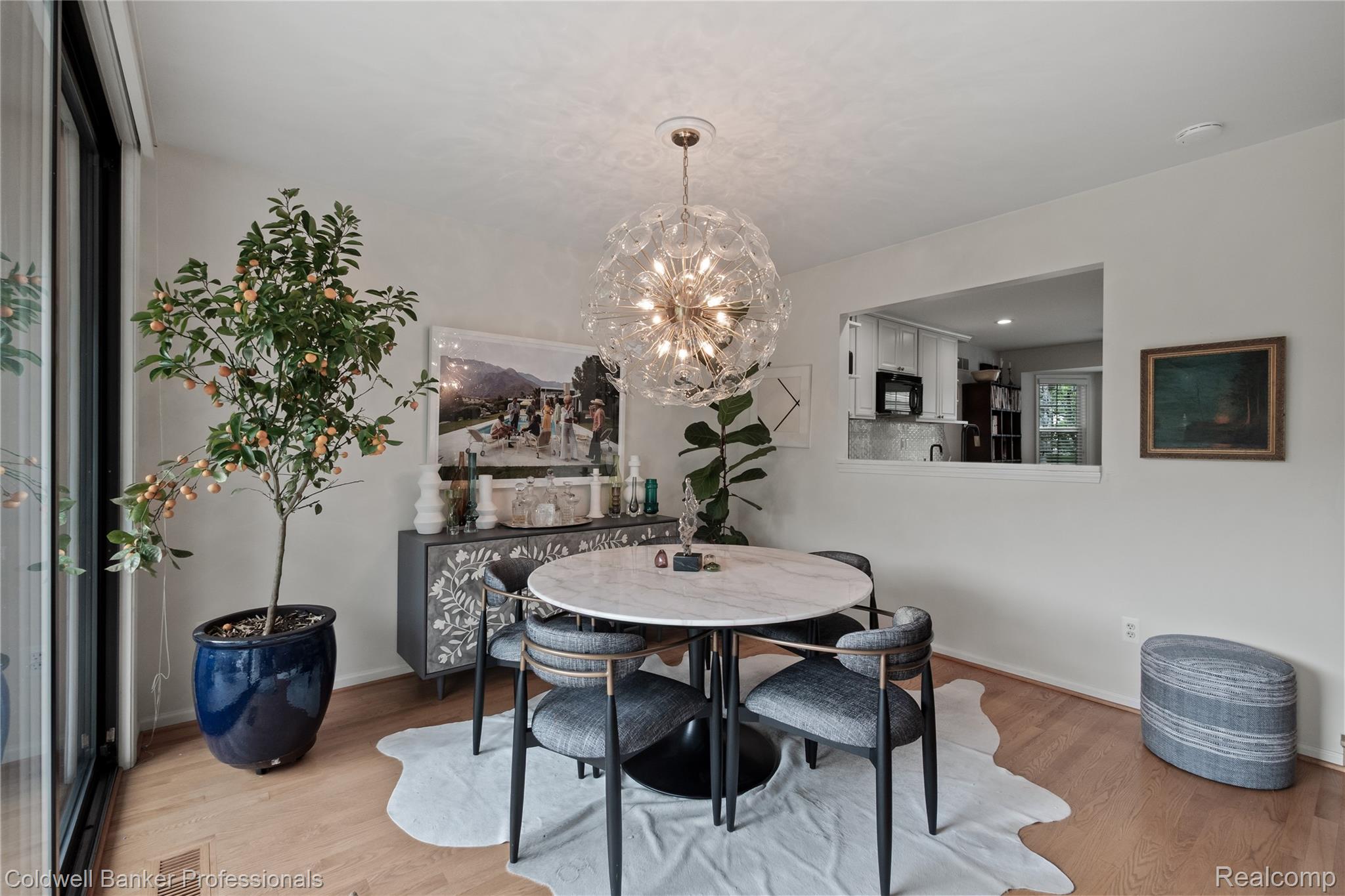 BloomfieldHills, Michigan, 48304, United States, 2 Bedrooms Bedrooms, ,4 BathroomsBathrooms,Residential,For Sale,1896256