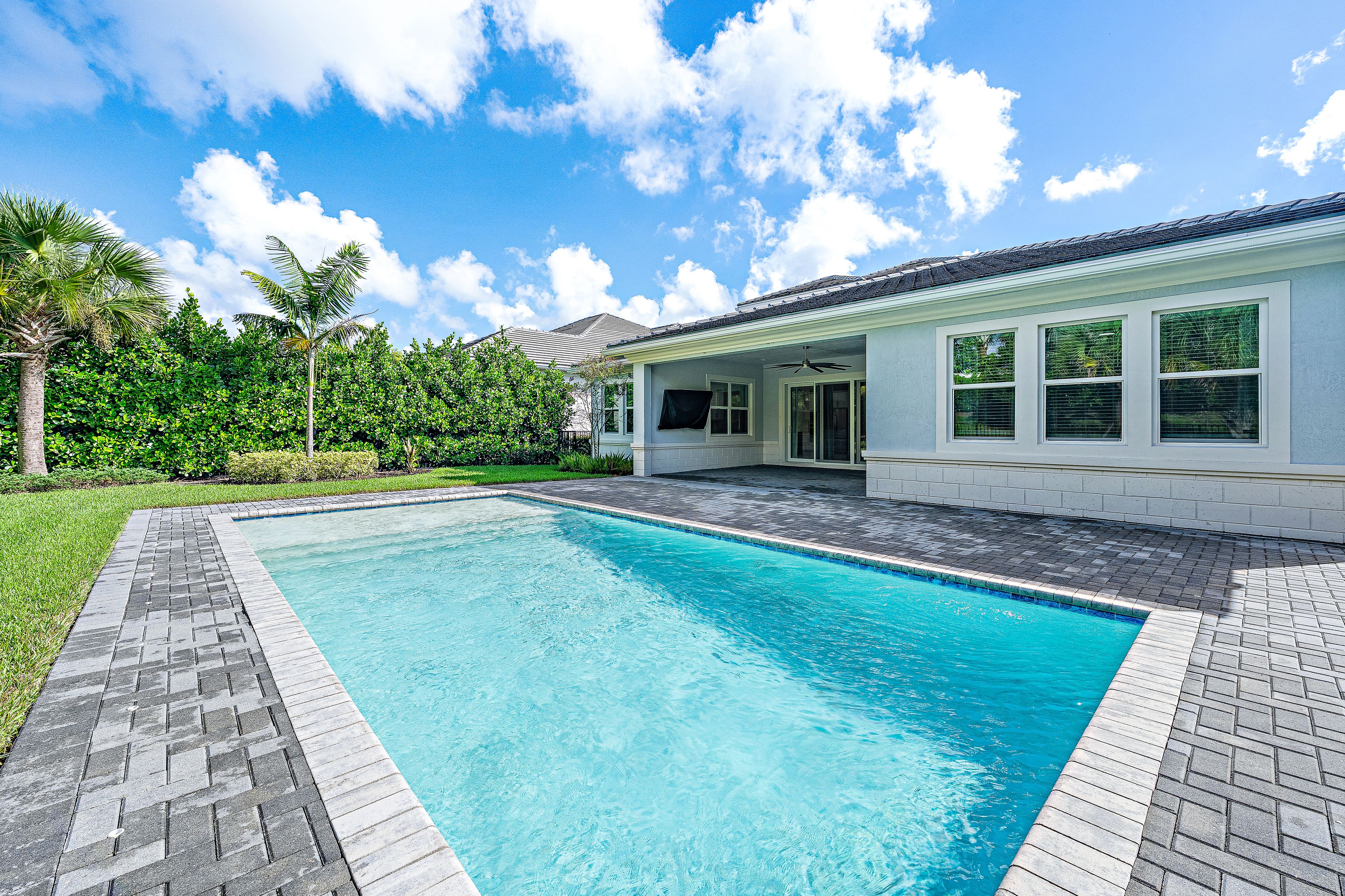 9224 Crestview Circle - 物件實景