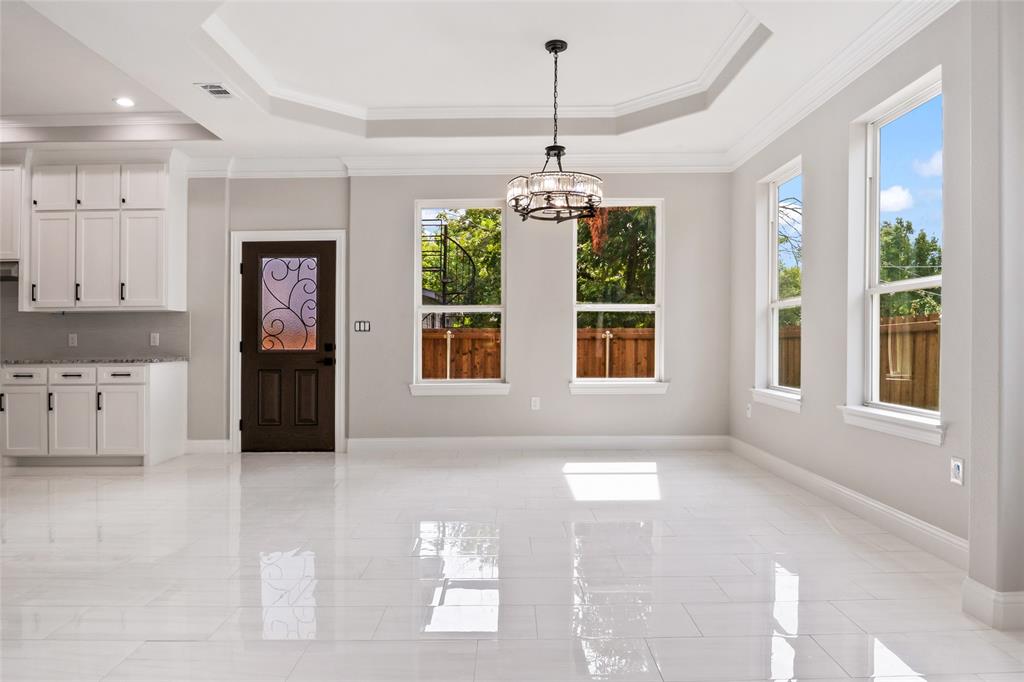 Dallas, Texas, 75212, United States, 4 Bedrooms Bedrooms, ,4 BathroomsBathrooms,Residential,For Sale,1978333