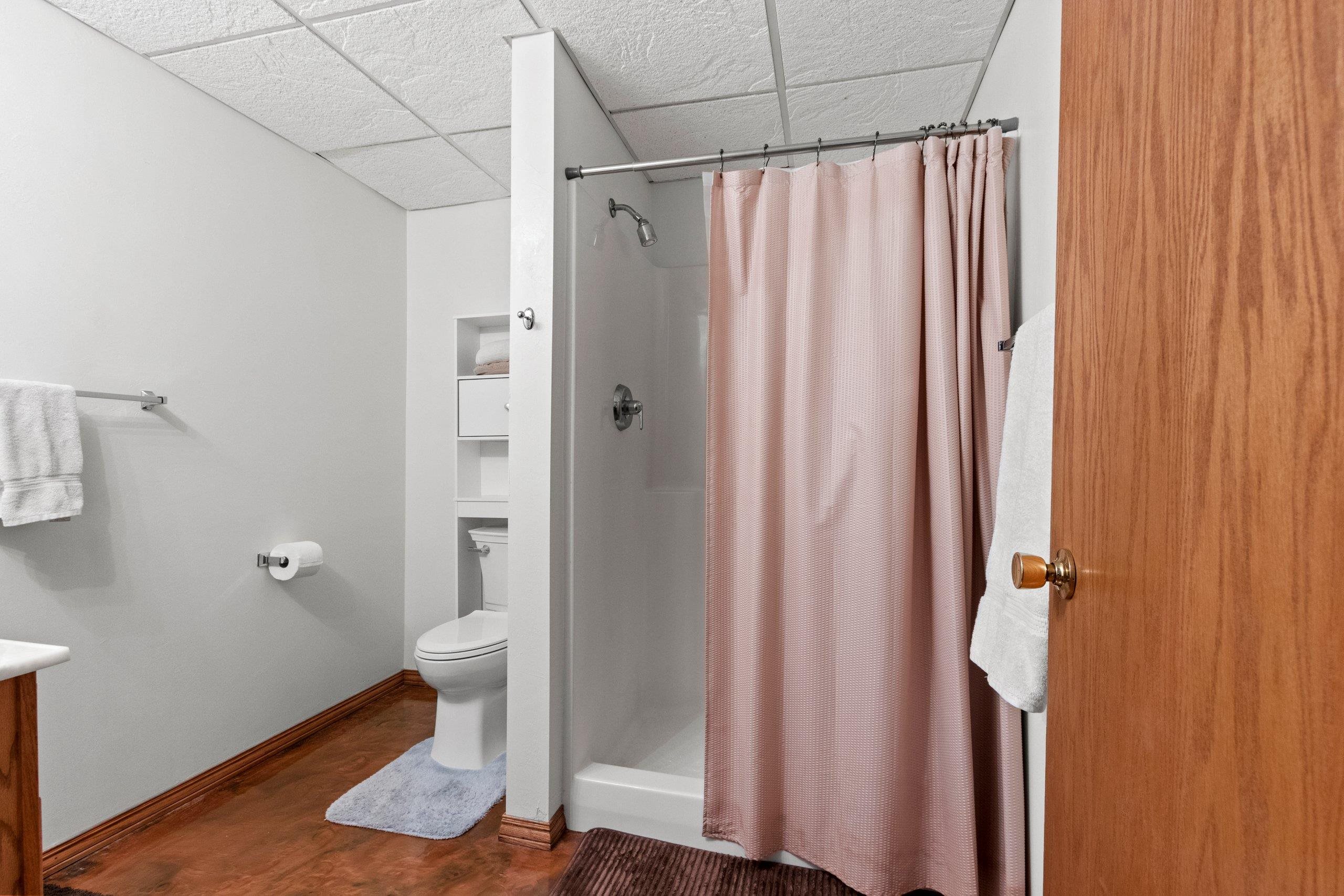 DE PERE, Wisconsin, 54115, United States, 3 Bedrooms Bedrooms, ,4 BathroomsBathrooms,Residential,For Sale,1912239