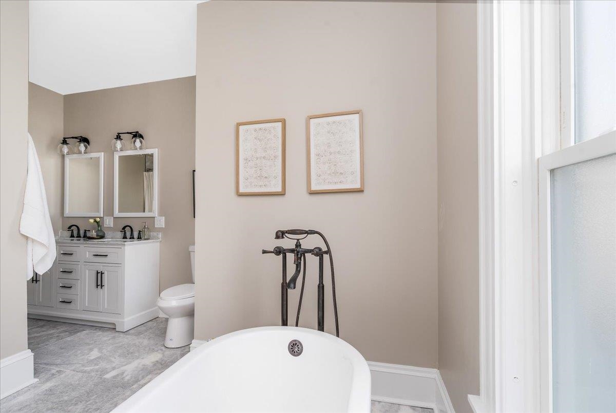 Nashua, New Hampshire, 03064, United States, 4 Bedrooms Bedrooms, ,3 BathroomsBathrooms,Residential,For Sale,1901242