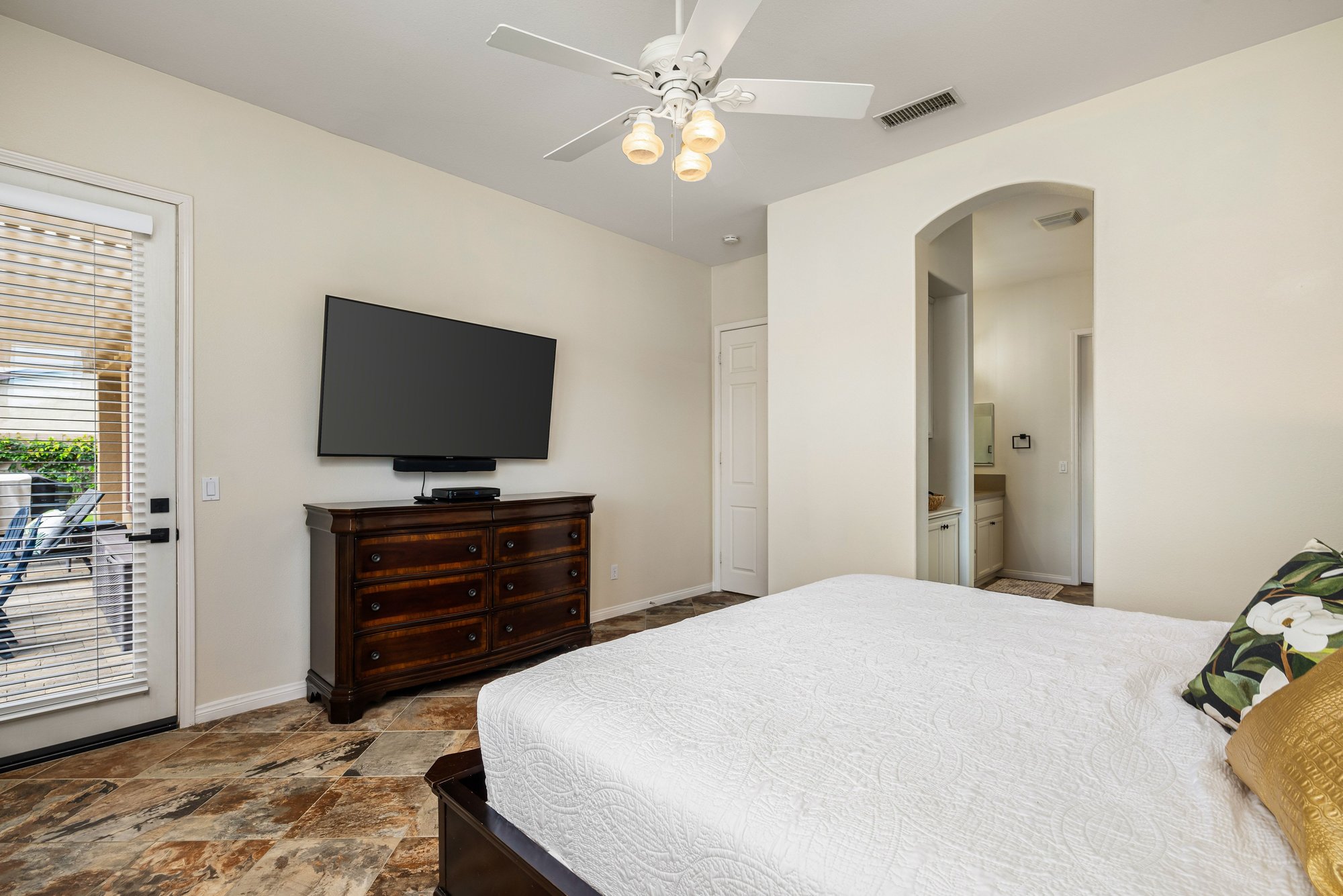  Sunshine, Fairways, Pool, and Mountain Views - 物件實景