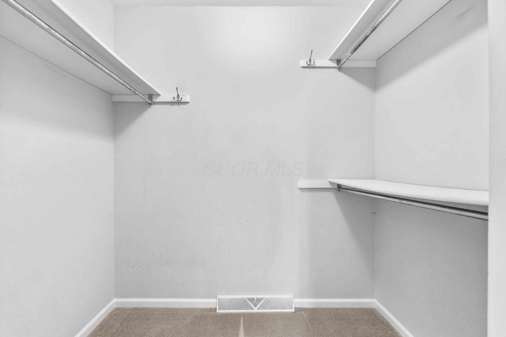 Marion, Ohio, 43302, United States, 5 Bedrooms Bedrooms, ,4 BathroomsBathrooms,Residential,For Sale,1995862