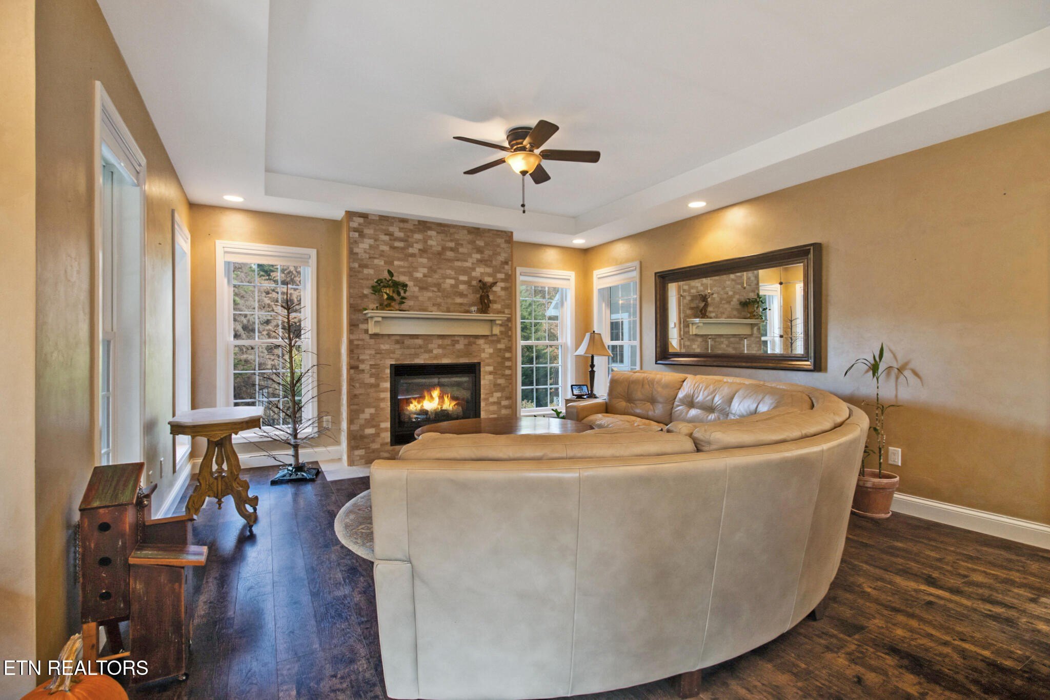 Crossville, Tennessee, 38558, United States, 3 Bedrooms Bedrooms, ,4 BathroomsBathrooms,Residential,For Sale,1930230