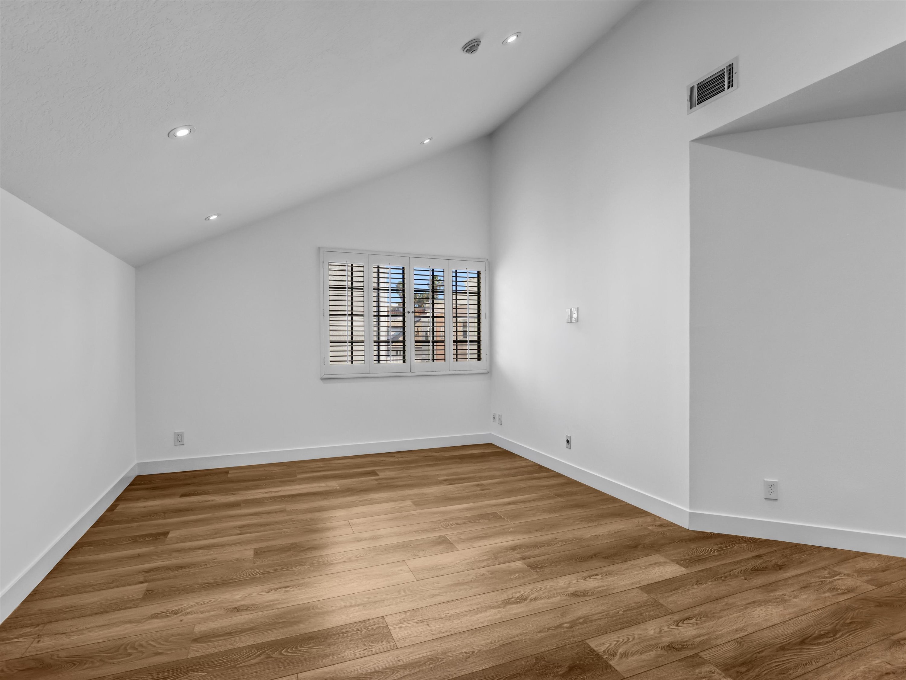  324 N Catalina Ave - 物件實景