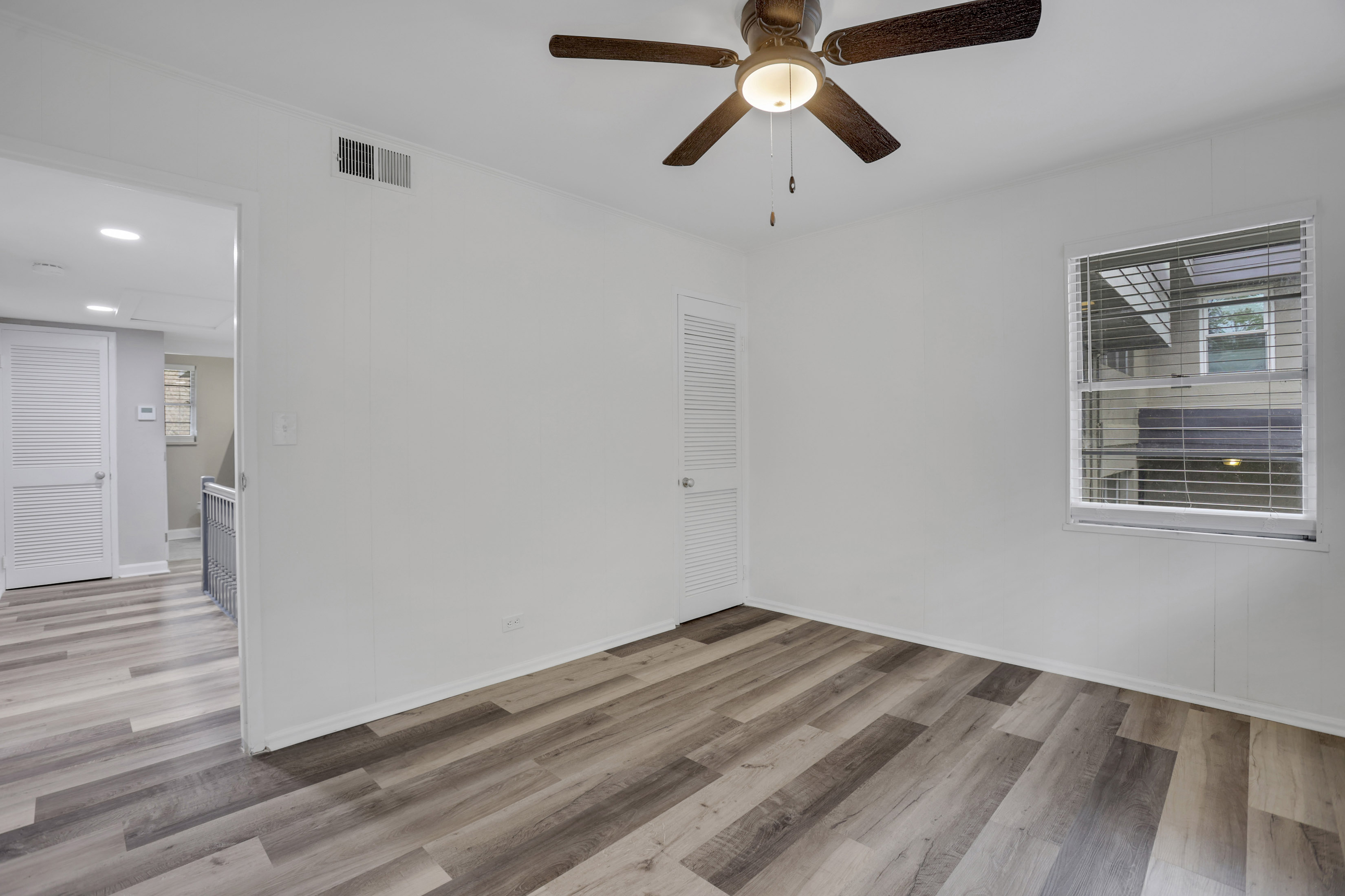  Renovated, End-Unit Townhome with Private Patio - 物件實景