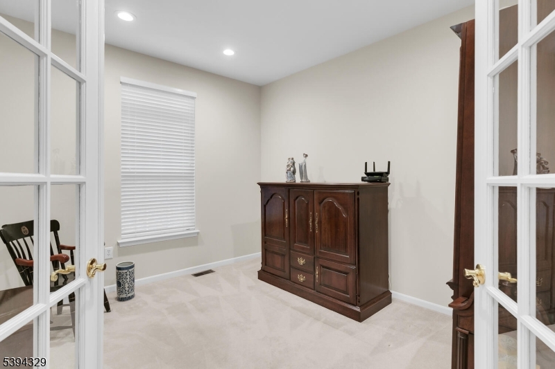 Bernards Twp., New Jersey, 07920, United States, 5 Bedrooms Bedrooms, ,3 BathroomsBathrooms,Residential,For Sale,1992949