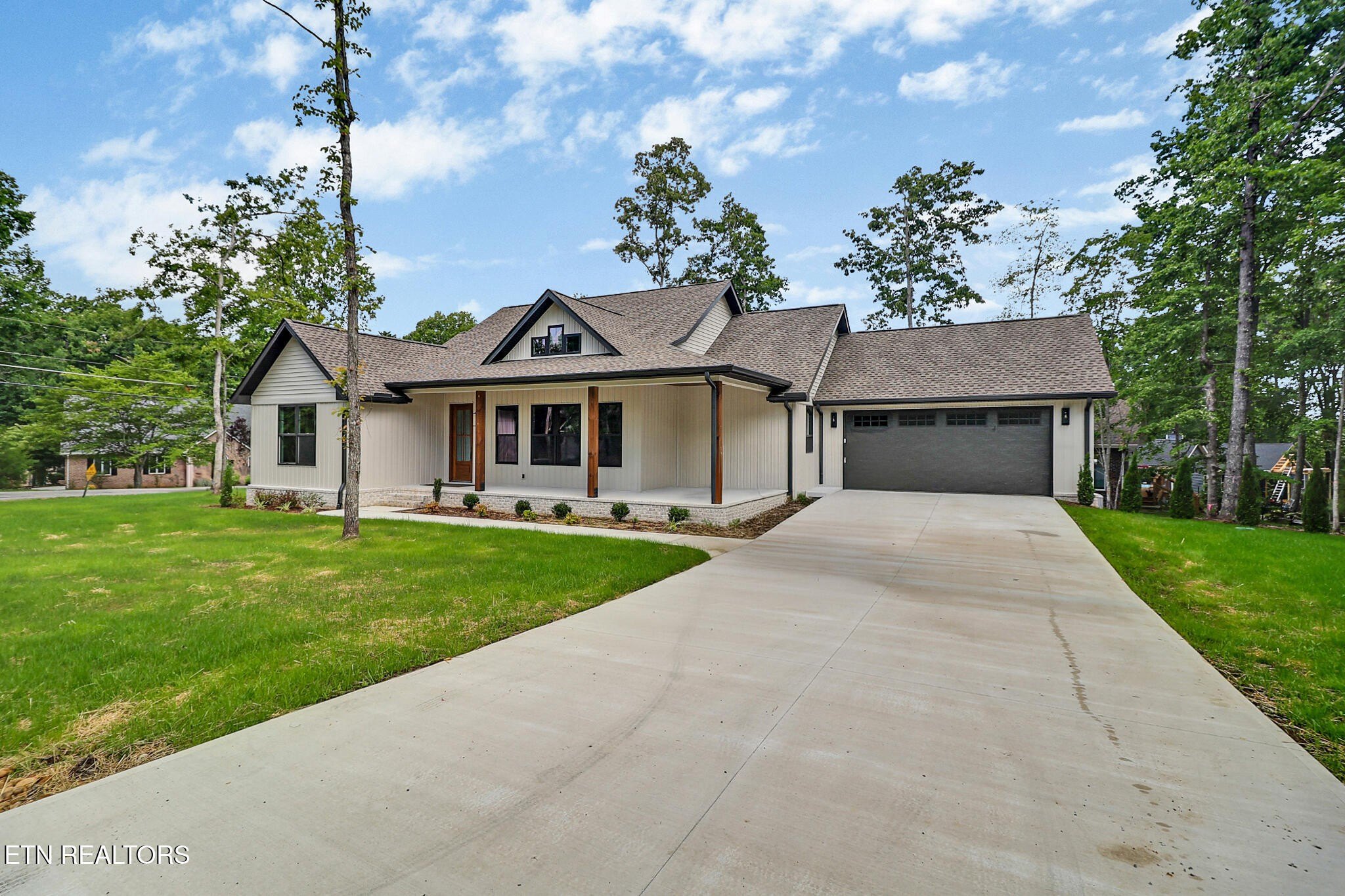 Crossville, Tennessee, 38558, United States, 3 Bedrooms Bedrooms, ,3 BathroomsBathrooms,Residential,For Sale,1998729