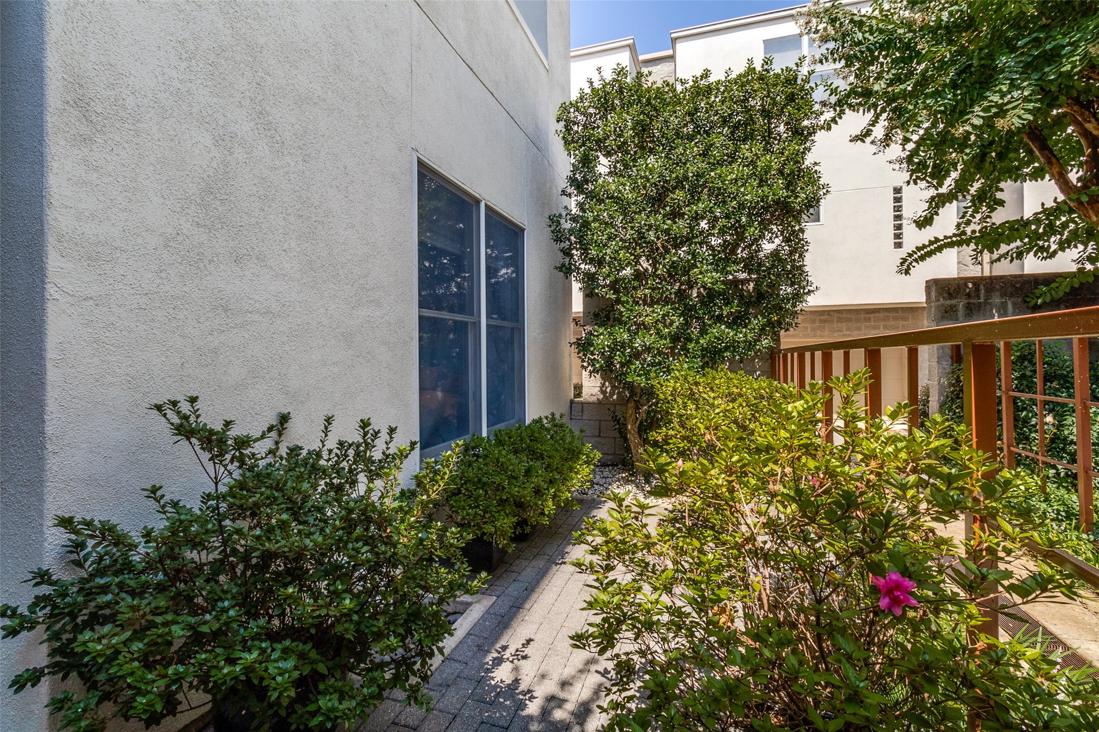 Dallas, Texas, 75204, United States, 2 Bedrooms Bedrooms, ,3 BathroomsBathrooms,Residential,For Sale,1917449