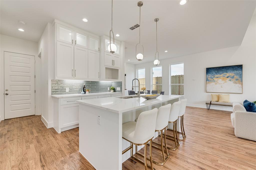 Dallas, Texas, 75232, United States, 4 Bedrooms Bedrooms, ,4 BathroomsBathrooms,Residential,For Sale,2009985