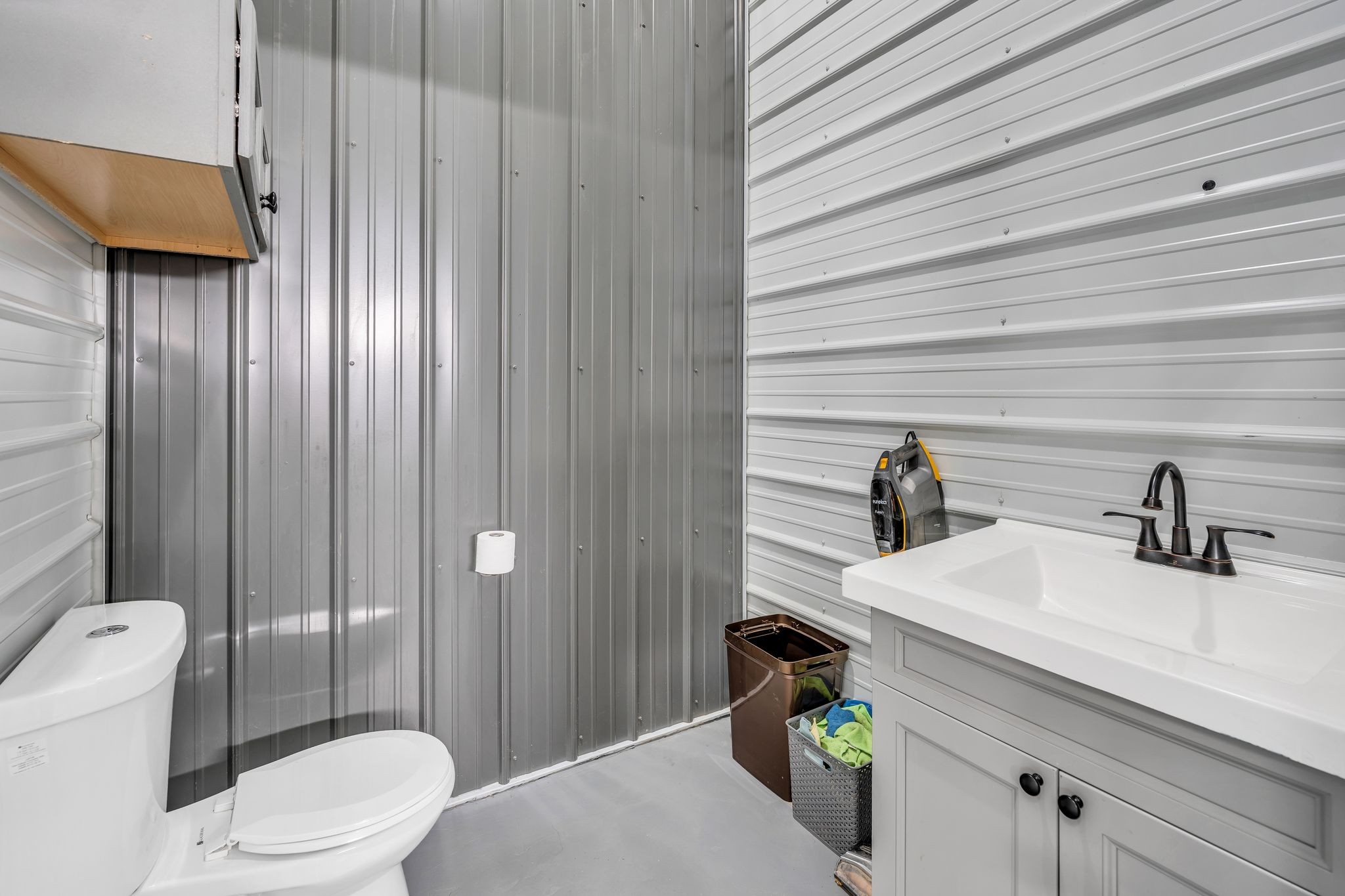 Lawrenceburg, Tennessee, 38464, United States, 3 Bedrooms Bedrooms, ,2 BathroomsBathrooms,Residential,For Sale,1988377