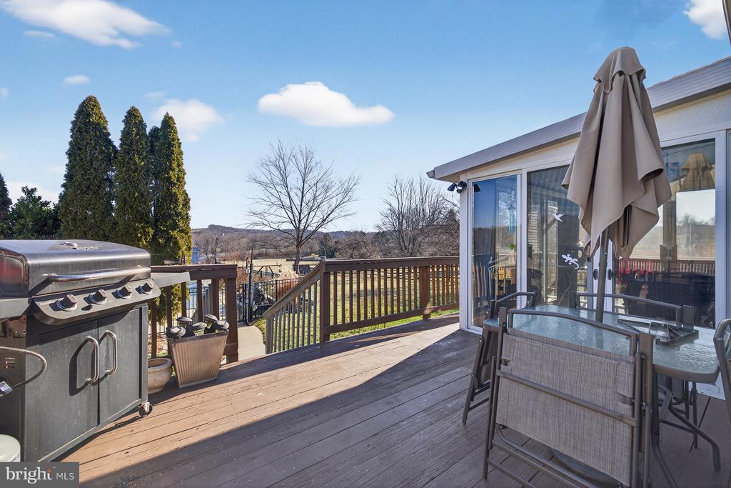 Adamstown, Maryland, 21710, United States, 3 Bedrooms Bedrooms, ,4 BathroomsBathrooms,Residential,For Sale,2012547