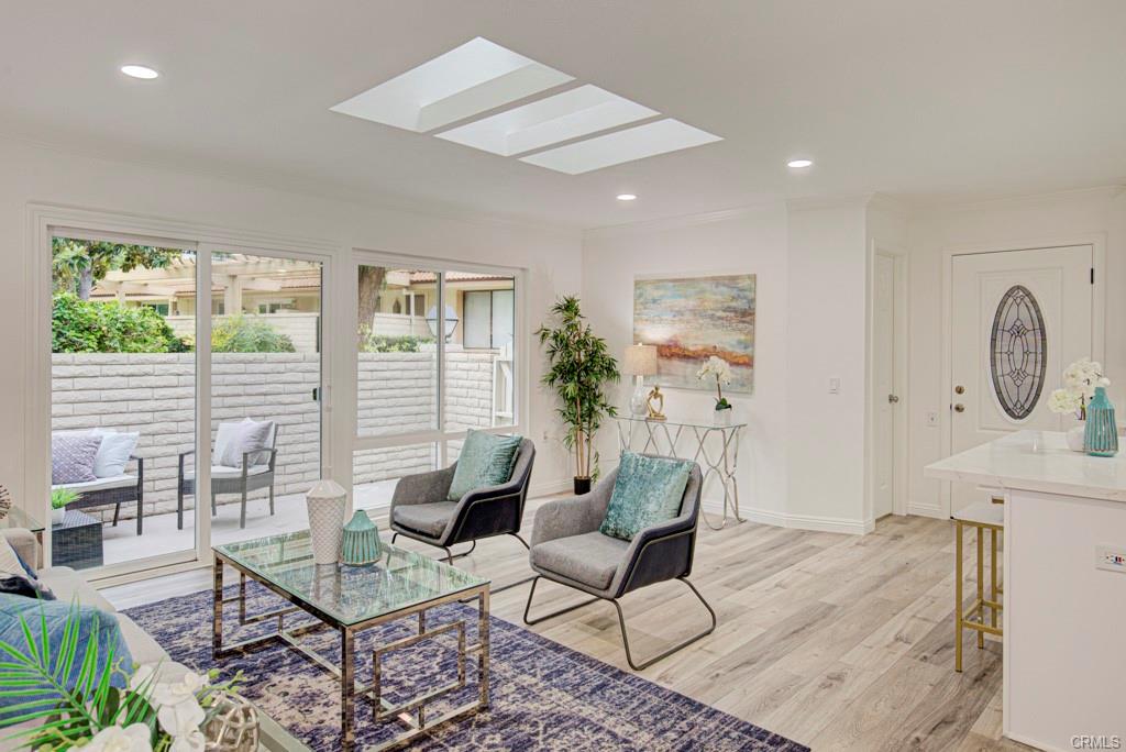 Laguna Woods, California, 92637, United States, 2 Bedrooms Bedrooms, ,1 BathroomBathrooms,Residential,For Sale,1999201