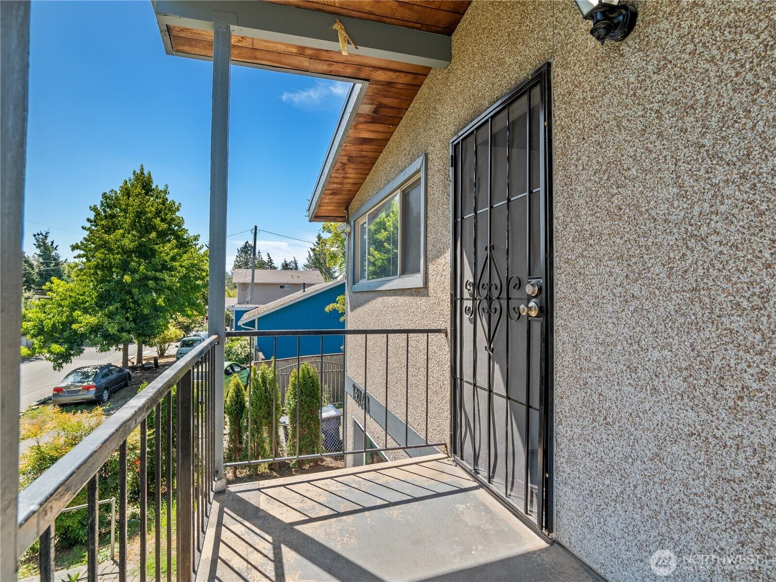 BURIEN, Washington, 98146, United States, 7 Bedrooms Bedrooms, ,4 BathroomsBathrooms,Residential,For Sale,1913581