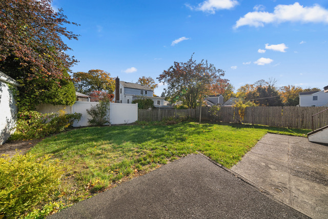 Fair Lawn, New Jersey, 07410, United States, 6 Bedrooms Bedrooms, ,2 BathroomsBathrooms,Residential,For Sale,1992419