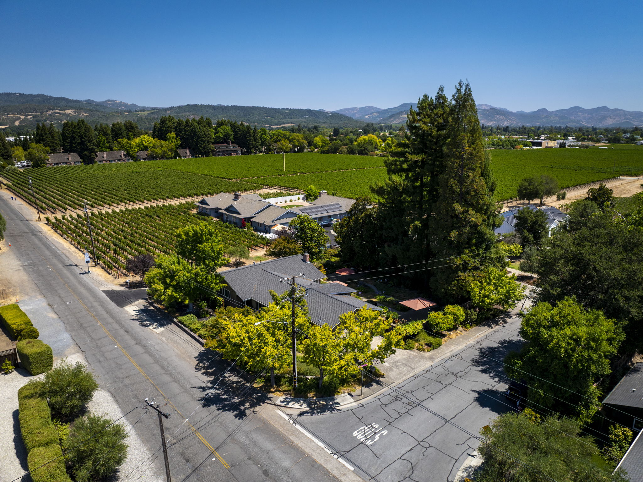  1597 Sulphur Springs Ave - 物件實景