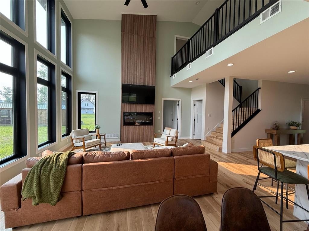 Alexandria, Minnesota, 56308, United States, 4 Bedrooms Bedrooms, ,2 BathroomsBathrooms,Residential,For Sale,2019044