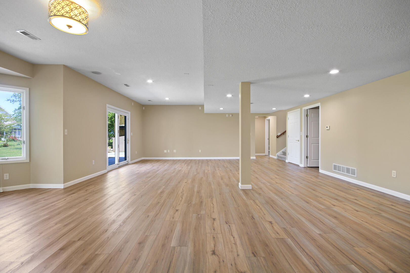 COLUMBIA, Missouri, 65203, United States, 5 Bedrooms Bedrooms, ,4 BathroomsBathrooms,Residential,For Sale,1934961