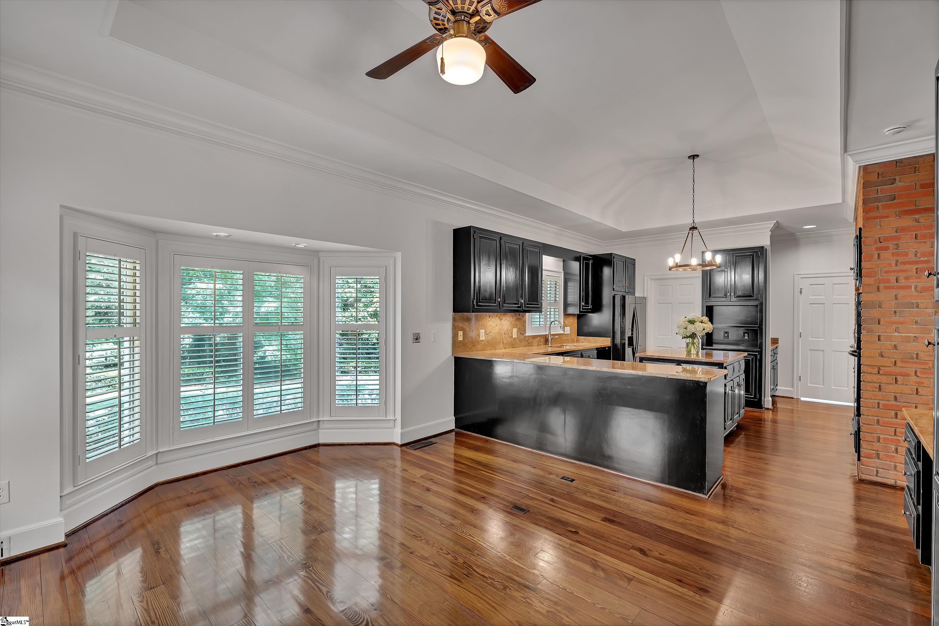 Greenville, South Carolina, 29607, United States, 6 Bedrooms Bedrooms, ,5 BathroomsBathrooms,Residential,For Sale,1901352