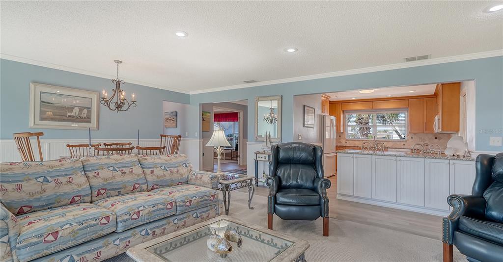 Bradenton, Florida, 34210, United States, 3 Bedrooms Bedrooms, ,2 BathroomsBathrooms,Residential,For Sale,1957049