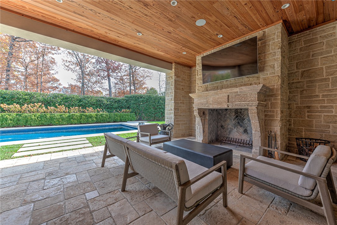 Fayetteville, Arkansas, 72704, United States, 4 Bedrooms Bedrooms, ,5 BathroomsBathrooms,Residential,For Sale,1993299