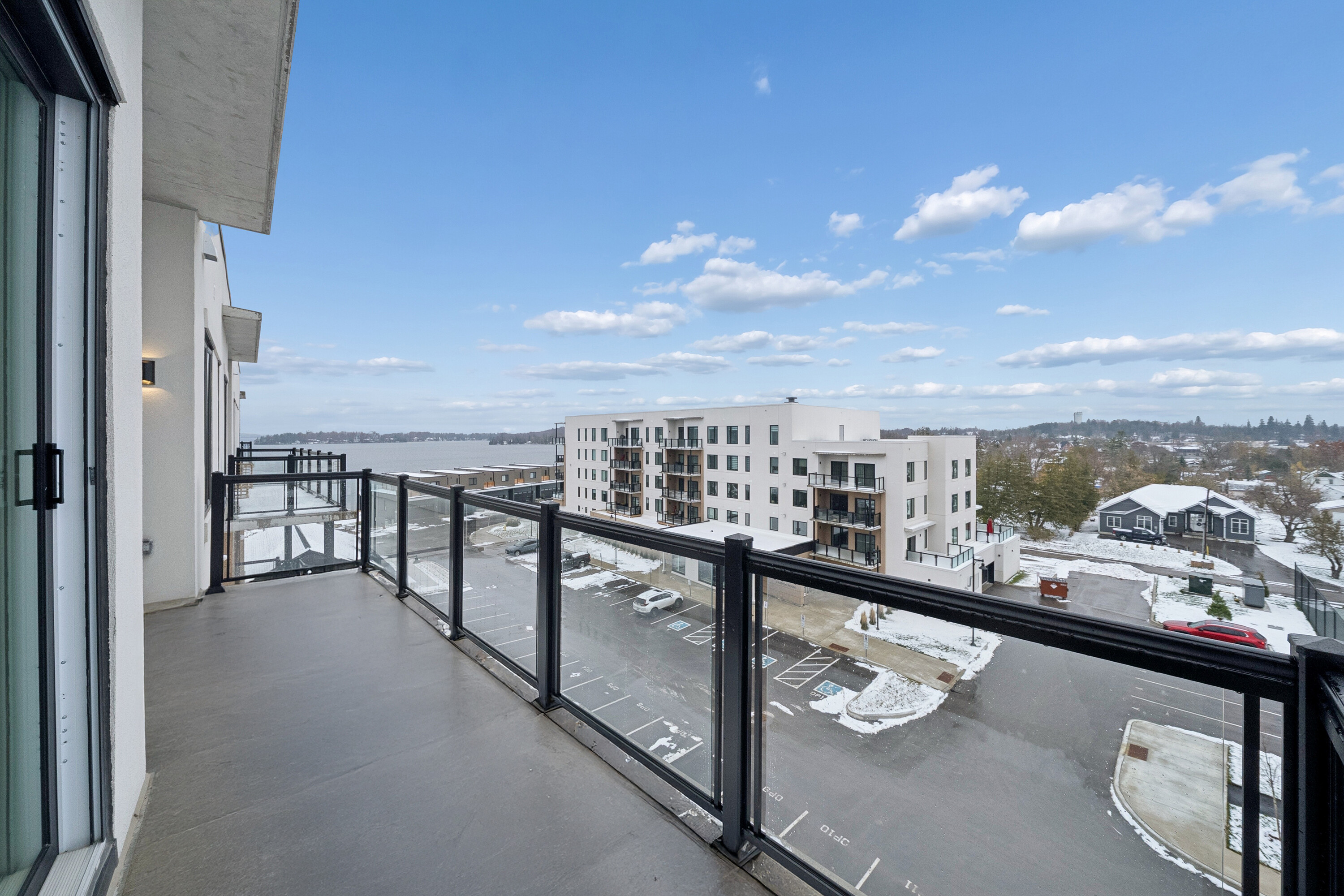  Penthouse on Cameron Lake - 物件實景