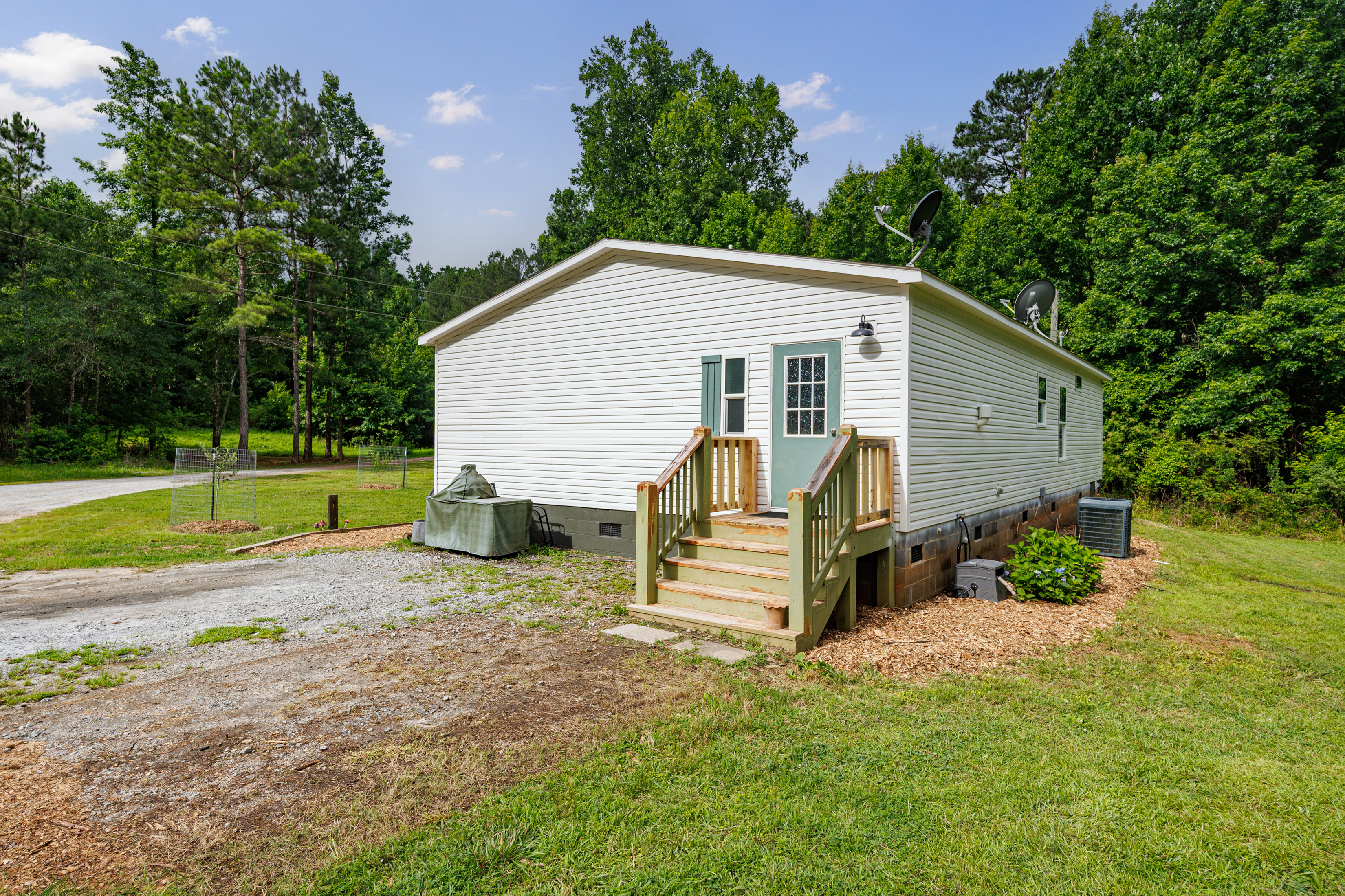  Completely Refreshed Home on Five Private Acres - 物件實景