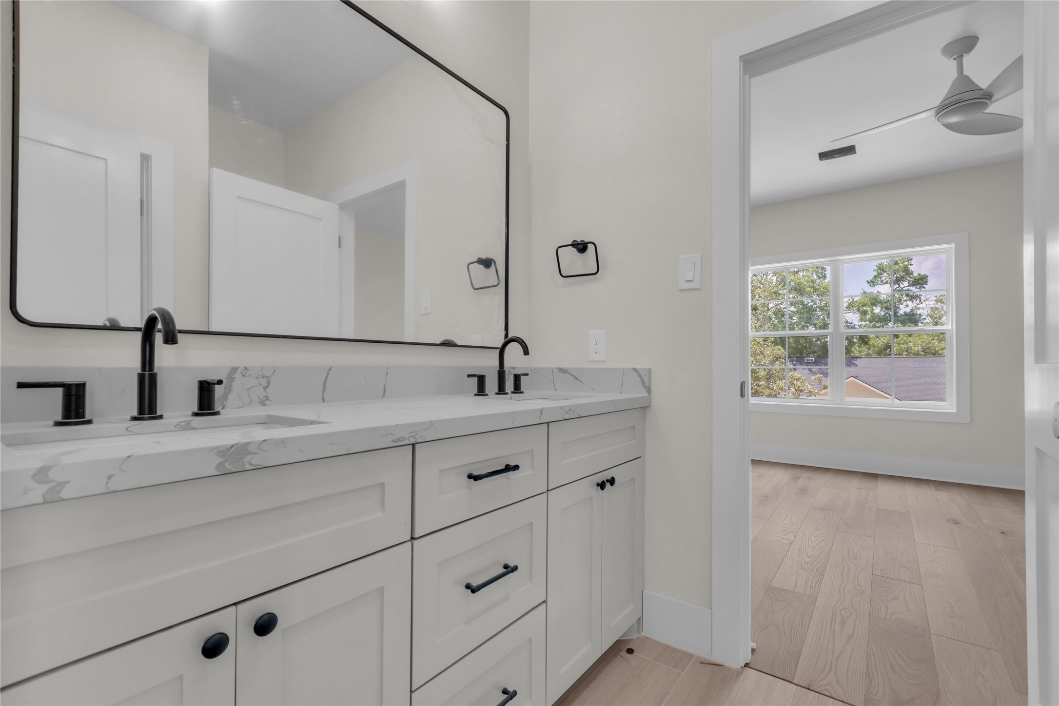 Houston, Texas, 77018, United States, 5 Bedrooms Bedrooms, ,5 BathroomsBathrooms,Residential,For Sale,1827825