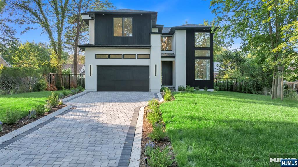 Tenafly, New Jersey, 07670, United States, 6 Bedrooms Bedrooms, ,6 BathroomsBathrooms,Residential,For Sale,1906714
