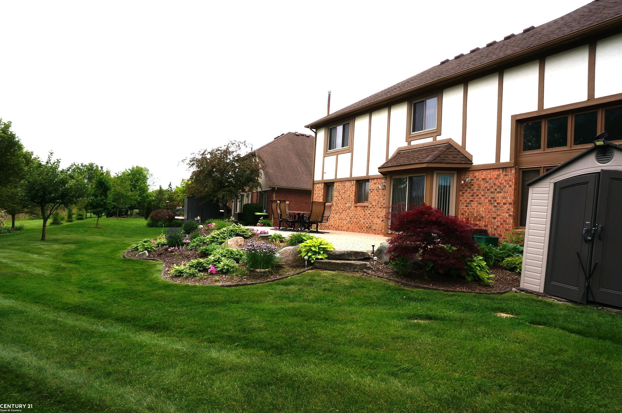 Macomb Twp, Michigan, 48044, United States, 4 Bedrooms Bedrooms, ,4 BathroomsBathrooms,Residential,For Sale,1894299