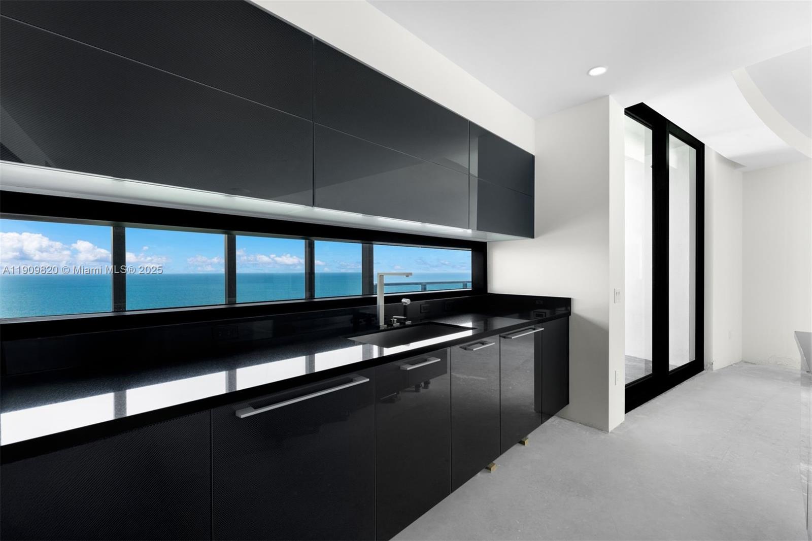 Sunny Isles Beach, Florida, 33160, United States, 4 Bedrooms Bedrooms, ,5 BathroomsBathrooms,Residential,For Sale,1989391